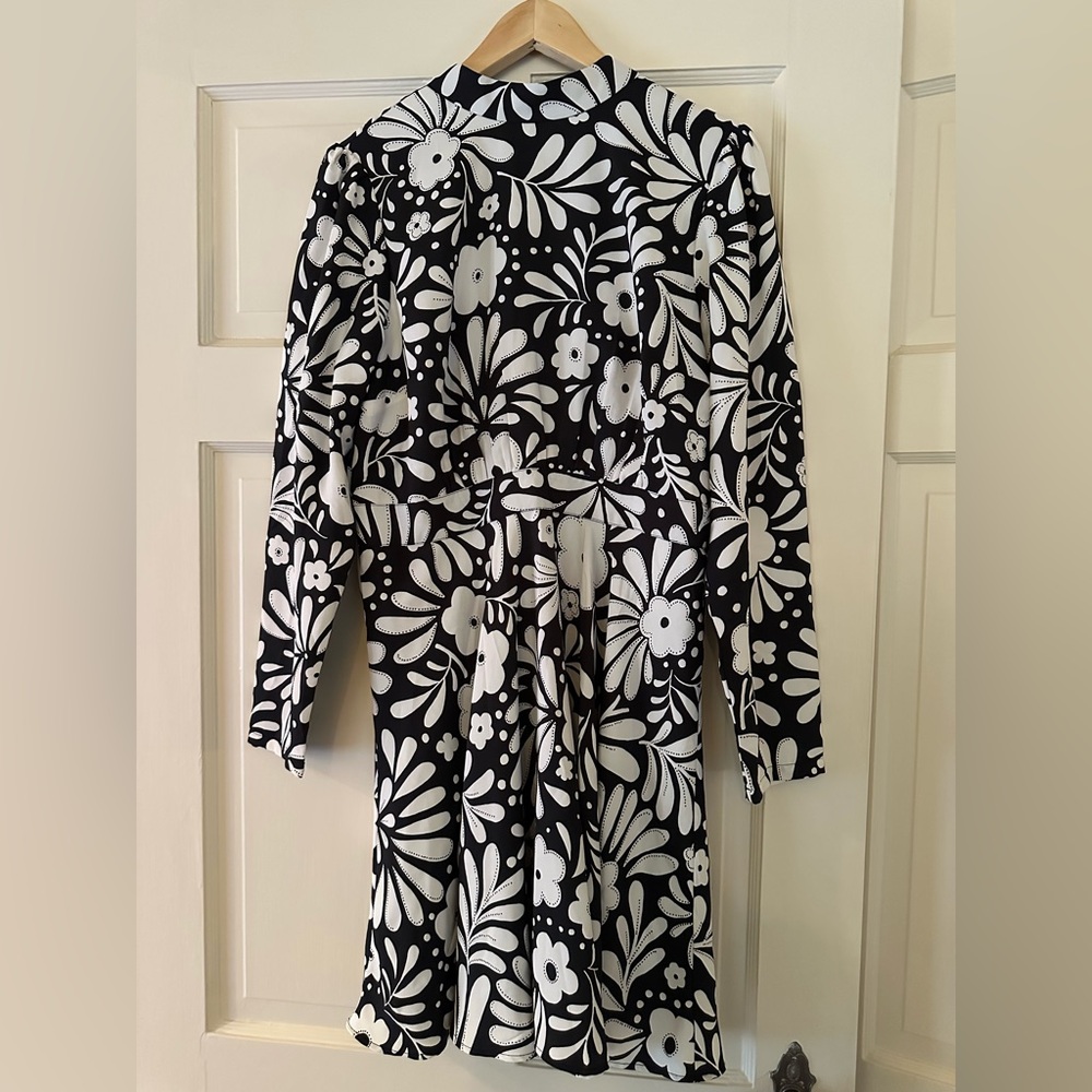 Ann Taylor Black and White Floral Long Sleeve Dress